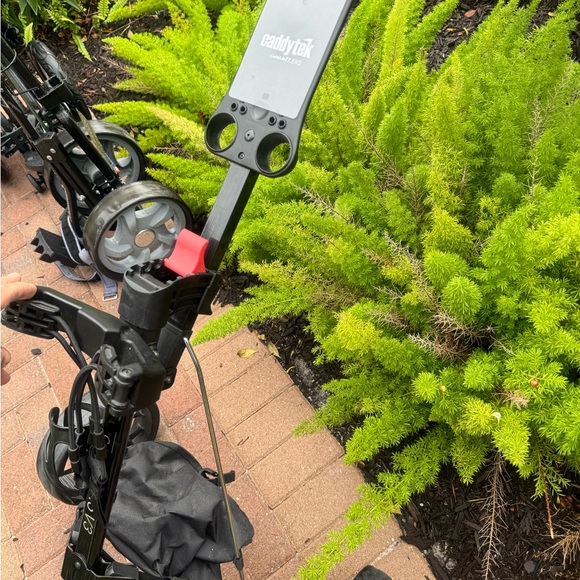 Golf caddy cart 3 wheeler 
Used good conditions - Picture 6 of 9